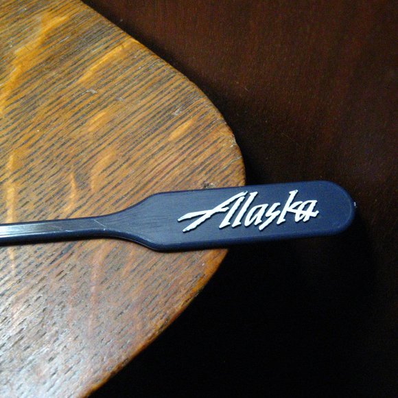 ✈️ Alaska Airlines Vintage Cocktail Swizzle Stick - Picture 3 of 4